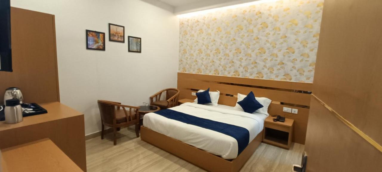לקנאו Hotel Royal Casa מראה חיצוני תמונה