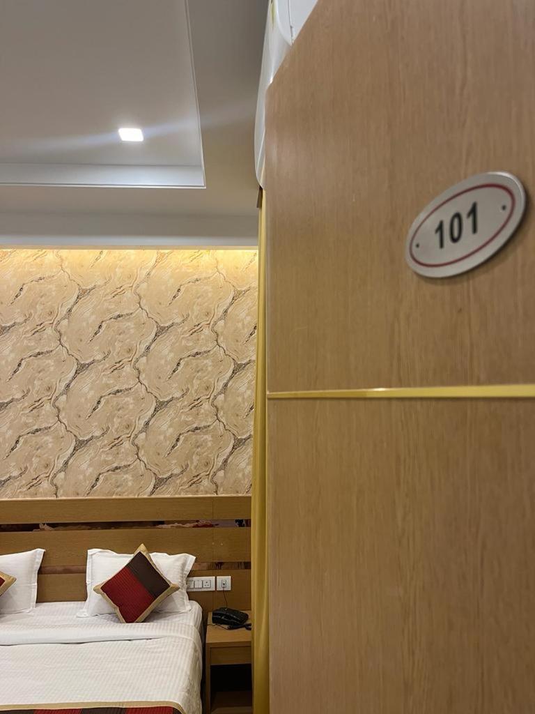 לקנאו Hotel Royal Casa מראה חיצוני תמונה