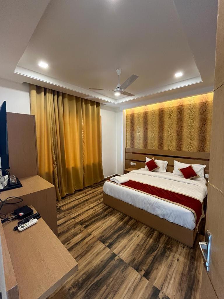 לקנאו Hotel Royal Casa מראה חיצוני תמונה