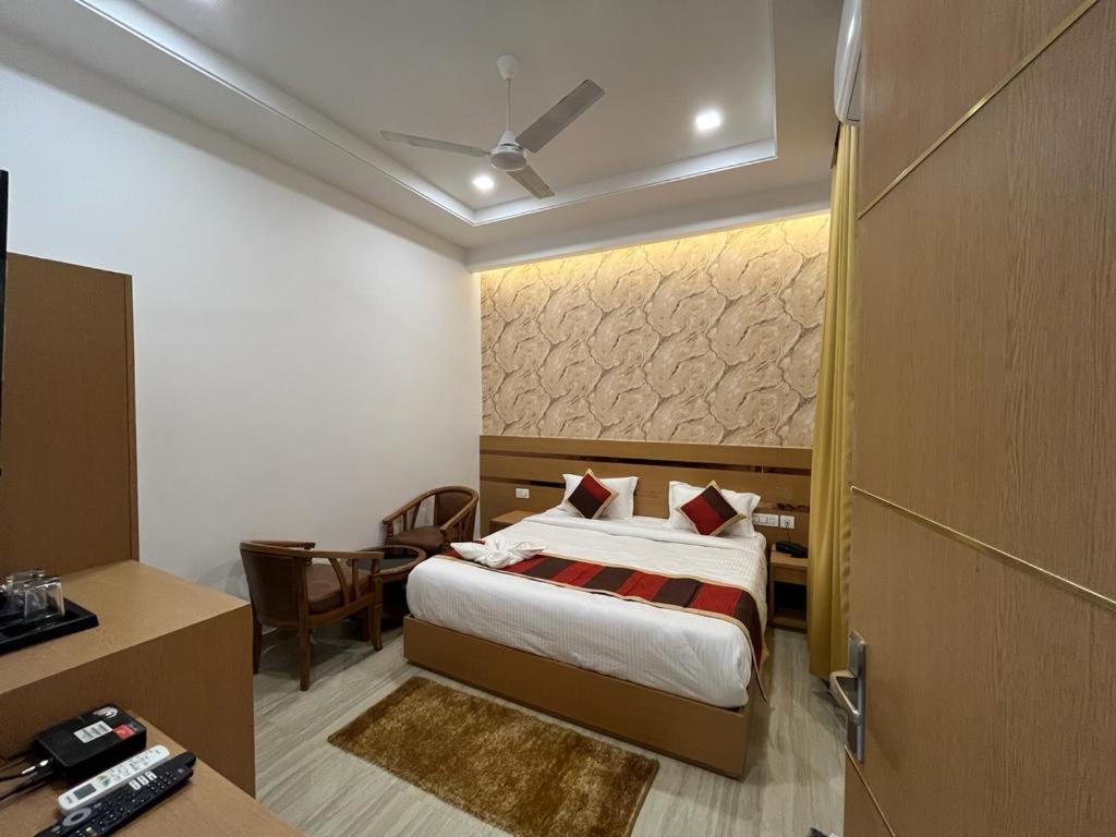 לקנאו Hotel Royal Casa מראה חיצוני תמונה