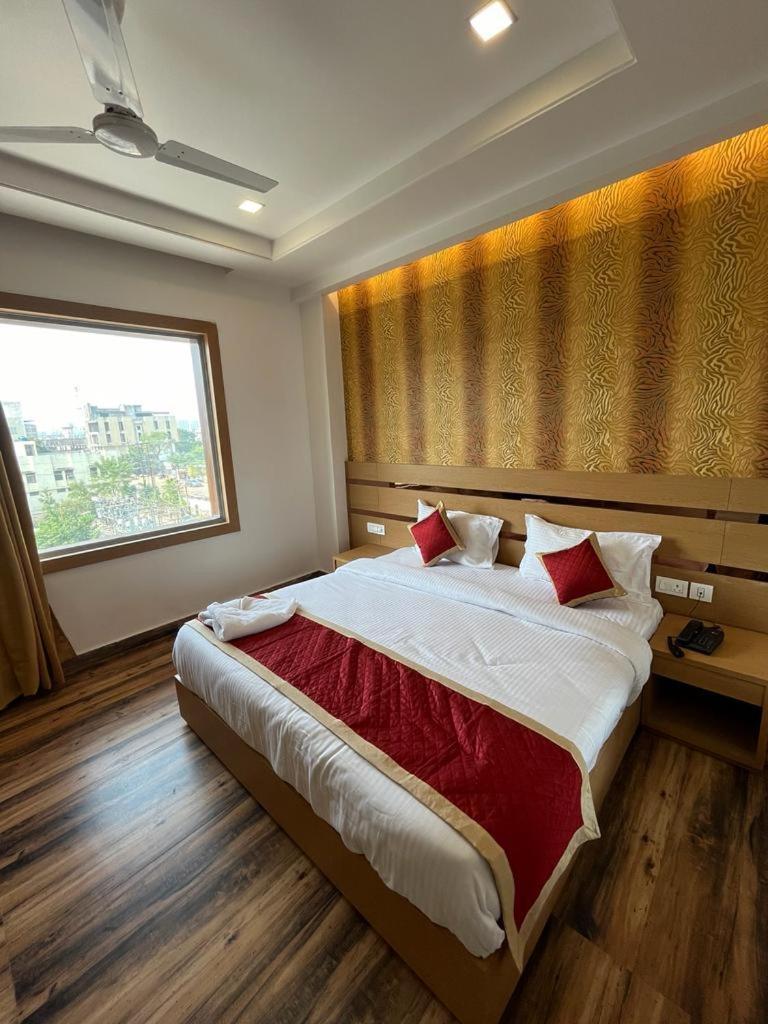 לקנאו Hotel Royal Casa מראה חיצוני תמונה
