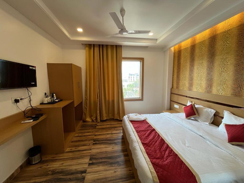 לקנאו Hotel Royal Casa מראה חיצוני תמונה