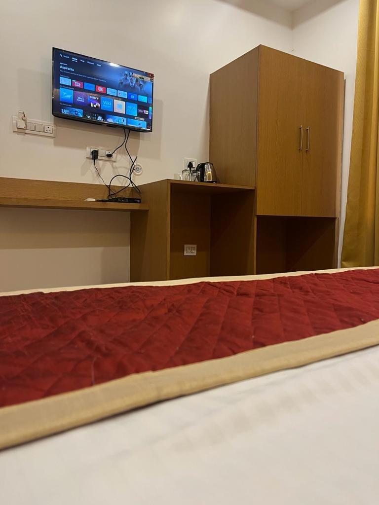 לקנאו Hotel Royal Casa מראה חיצוני תמונה