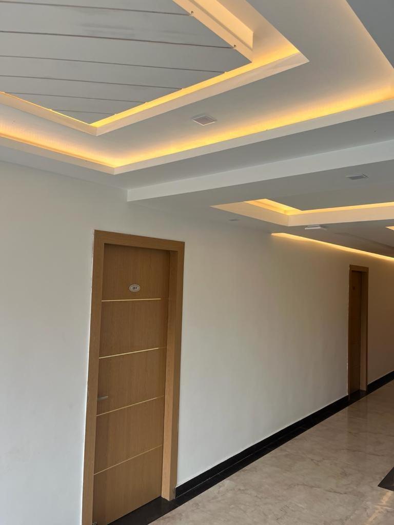 לקנאו Hotel Royal Casa מראה חיצוני תמונה