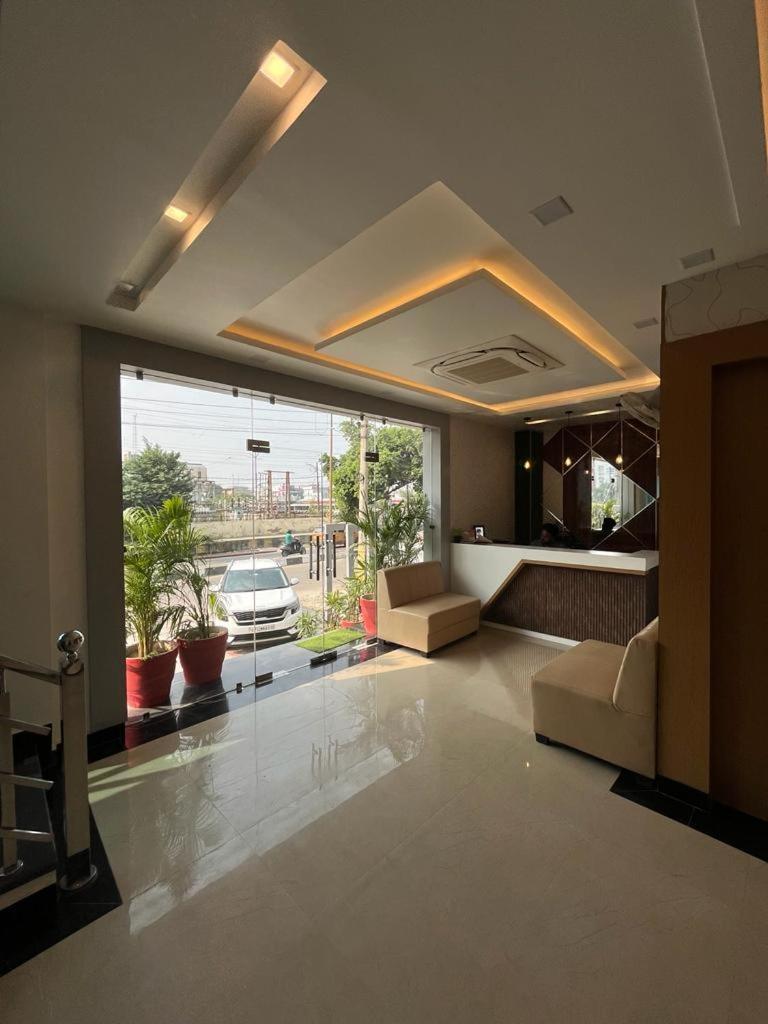 לקנאו Hotel Royal Casa מראה חיצוני תמונה