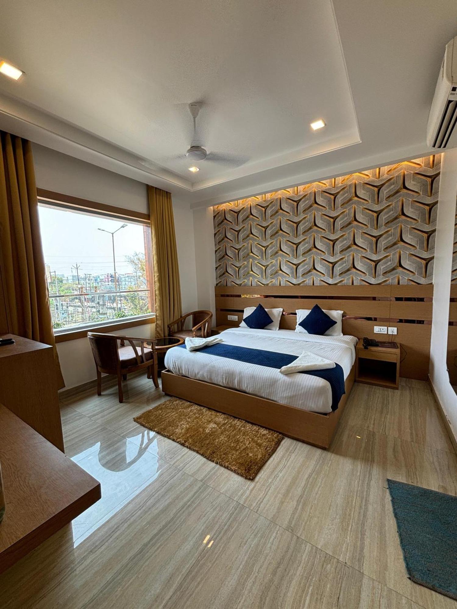 לקנאו Hotel Royal Casa מראה חיצוני תמונה